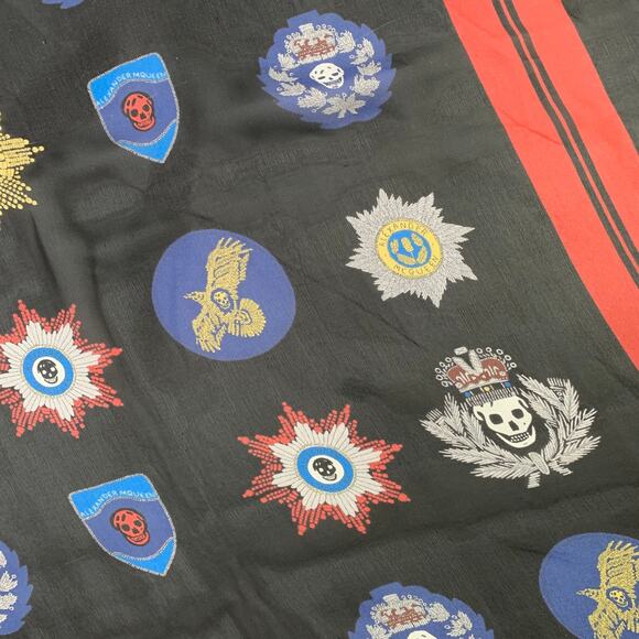 ALEXANDER MCQUEEN Size L Black Red Crest Skull Square Scarf - Picture 8 of 9